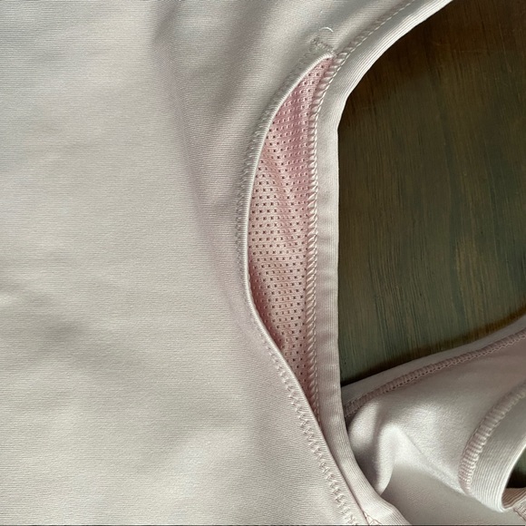 NWOT Nike Pale Pink Sports Bra - Picture 3 of 4